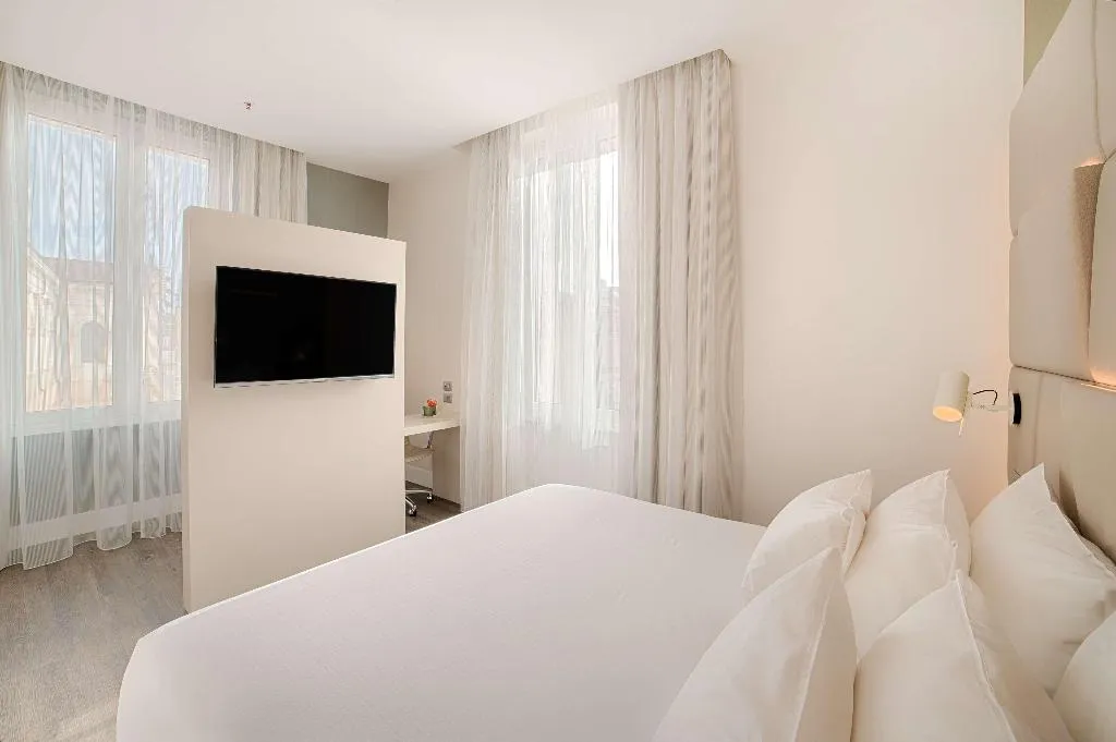 SUITE STANDARD Room, NH Collection Roma Palazzo Cinquecento, Rome