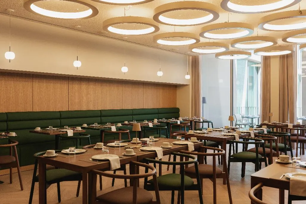 Restaurant, Lumen Hotel and The Lisbon Light Show, Lisbon