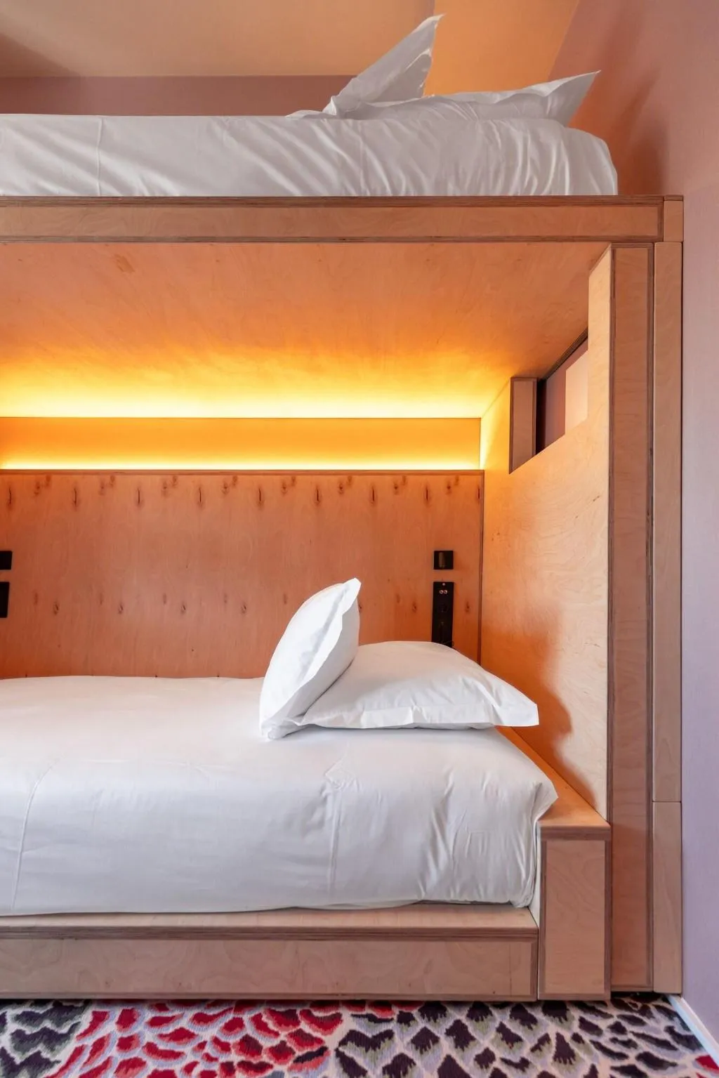 Room, Independente Bica, Lisbon