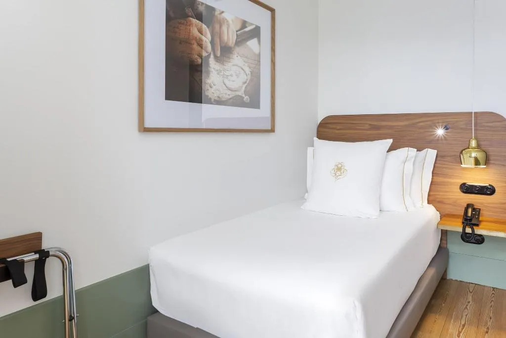 Room, One Shot Aliados Goldsmith, Porto