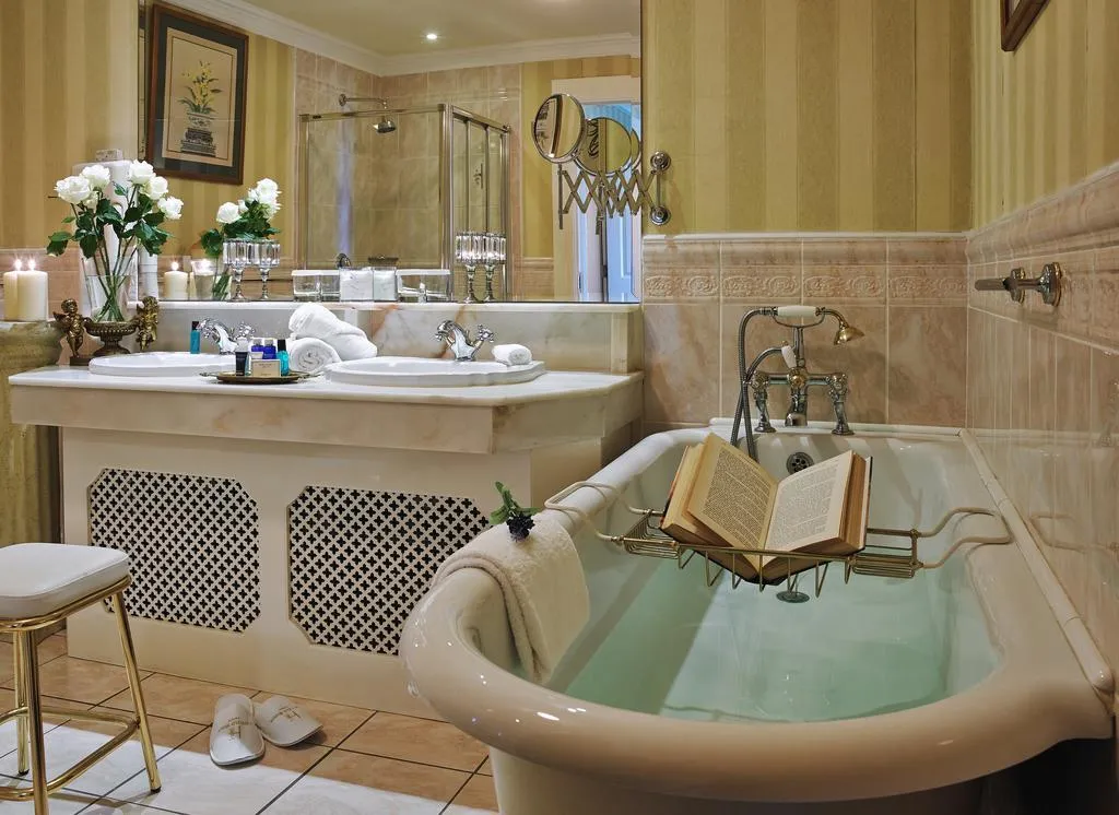 DOUBLE SUPERIOR KING BED Room, Hayfield Manor, Cork
