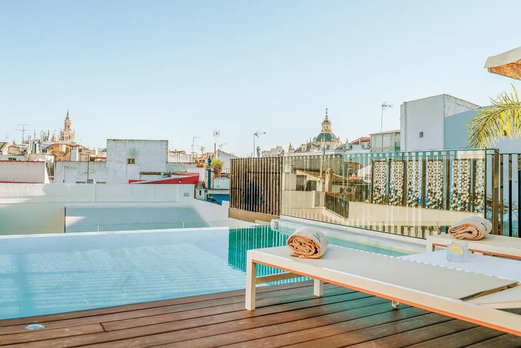 Pool, Vincci Unuk, Seville