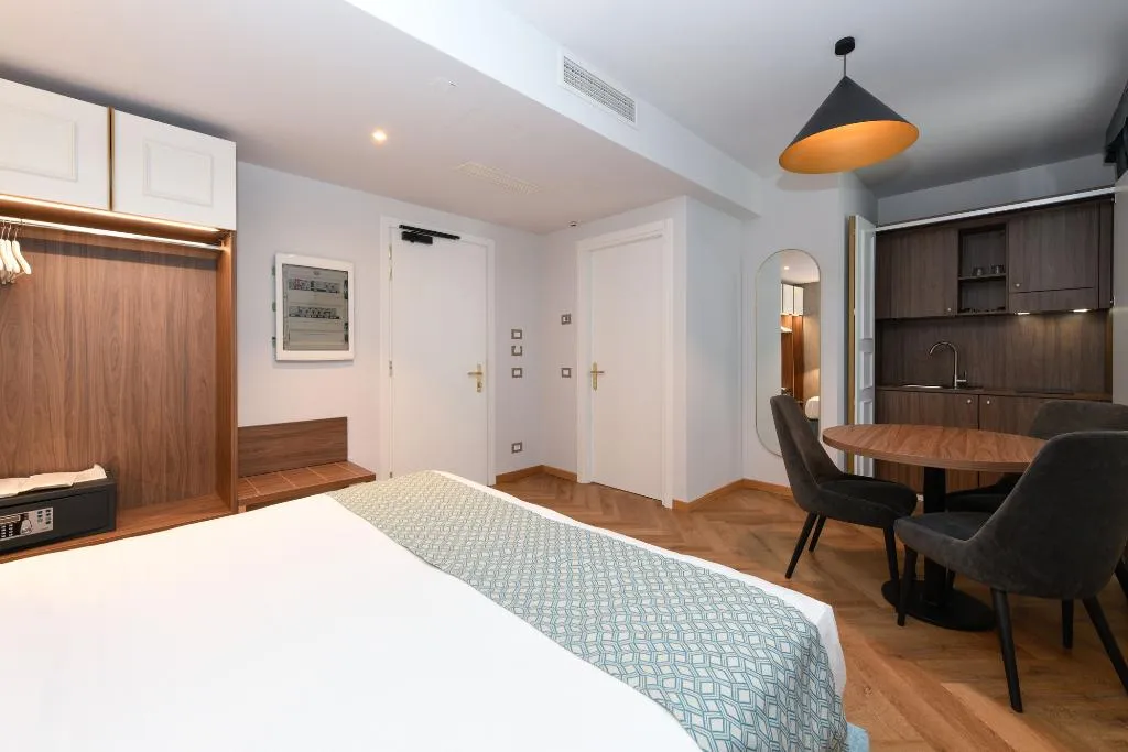 STUDIO SUPERIOR Room, Palazzo Santo Spirito, Milan