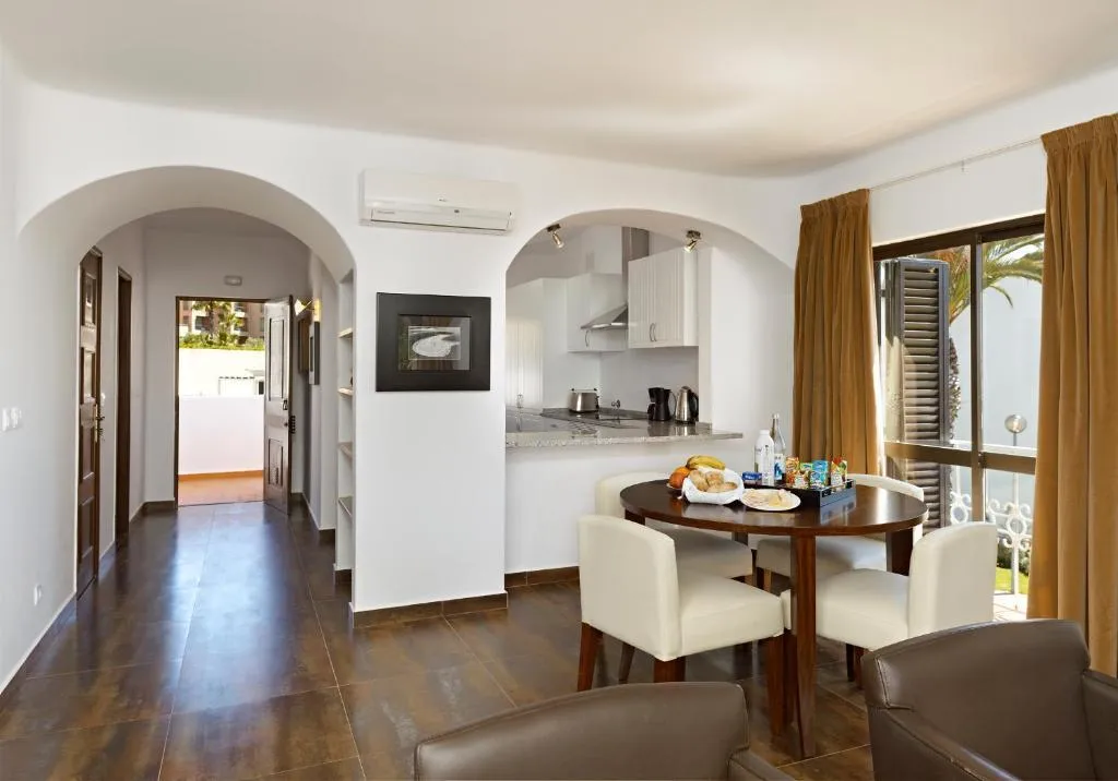 APARTMENT TWO BEDROOMS Room, São Rafael Holidays, Algarve