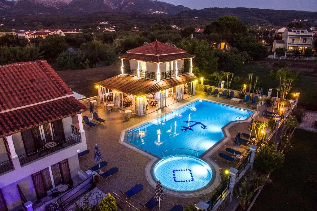 Pool, Makis Studios & Apartments, Corfu