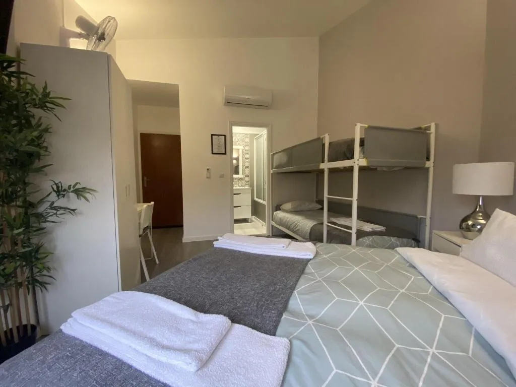 Room, Residencial Triunfo, Porto