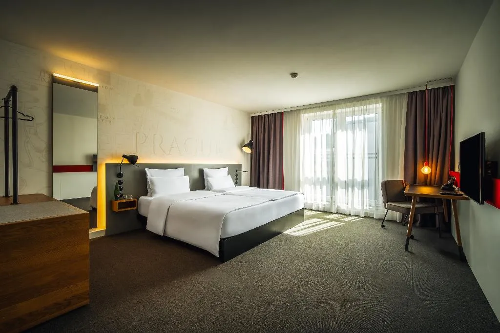 DOUBLE CAPACITY 2 Room, Pulse 8, Prague