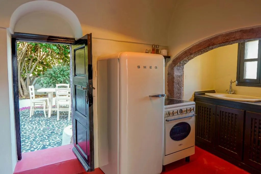 VILLA TWO BEDROOMS WITH PRIVATE POOL Room, Santorini Heritage Villas & Mansions, Santorini