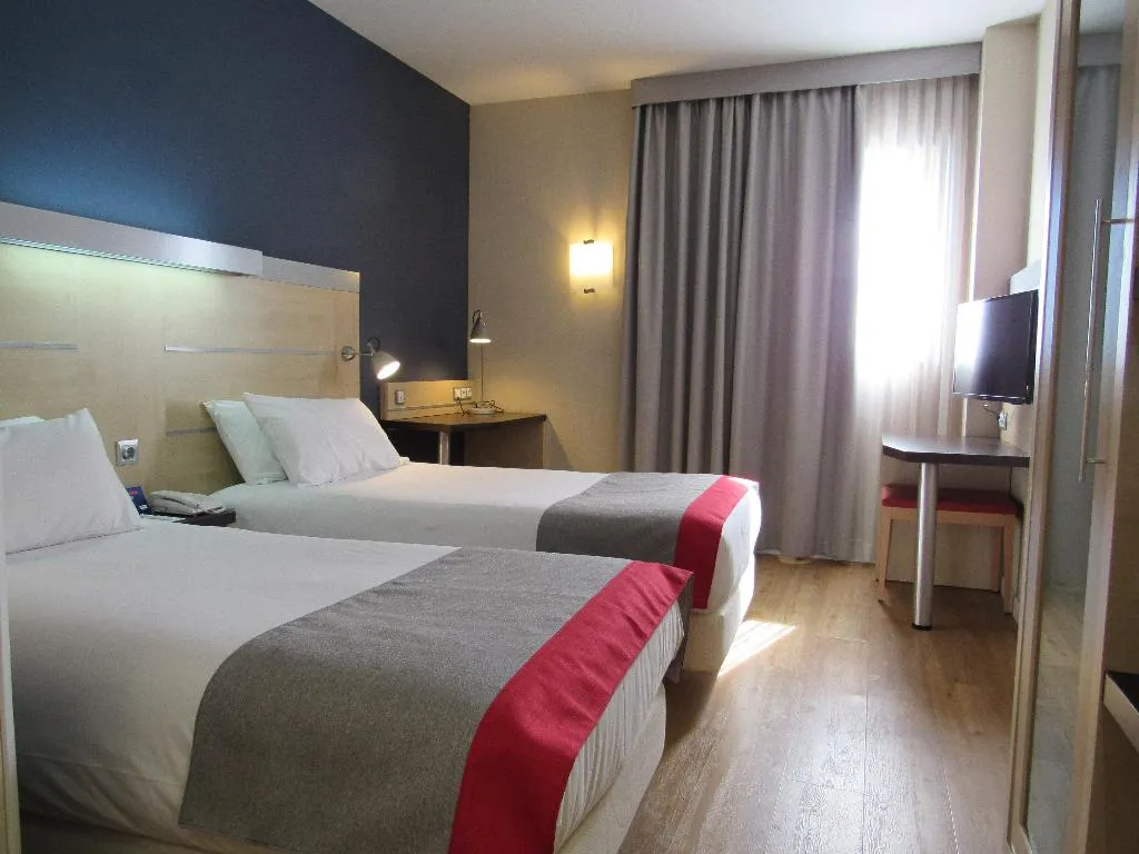 TWIN STANDARD Room, Holiday Inn Express Barcelona - Sant Cugat, Barcelona