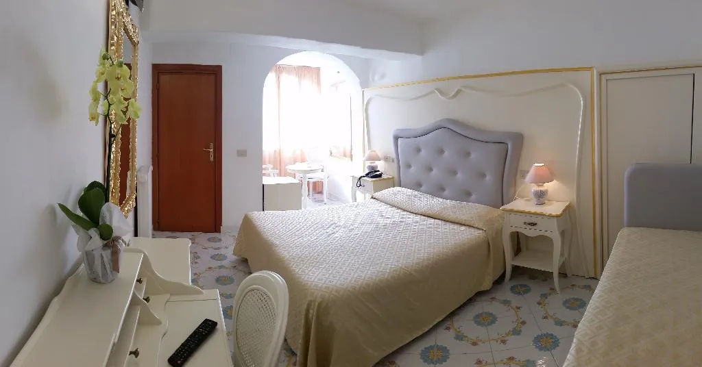 Double or Twin STANDARD Room, La Perla, Naples