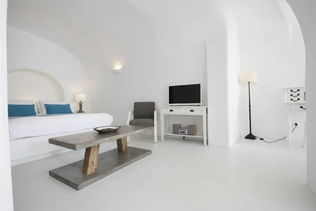 SUITE DELUXE WITH JACUZZI Room, Atrina Canava 1894 Hotel, Santorini