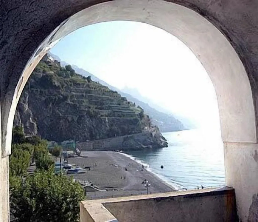 General view, Palazzo Vingius, Naples
