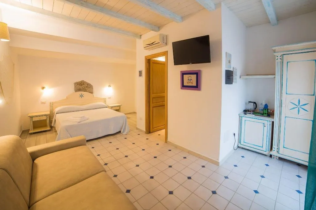 Room, Domus Olbia Inn, Olbia