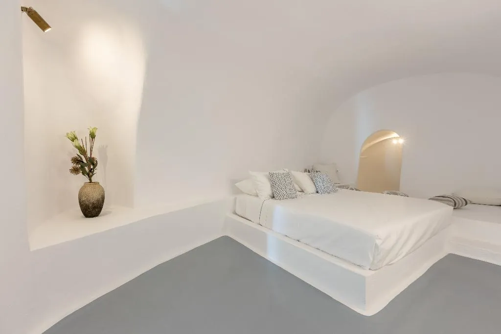 VILLA TWO BEDROOMS Room, Heavens Edge by Mr and Mrs White, Santorini