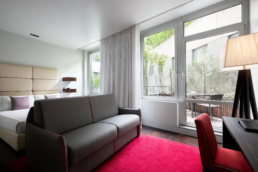 TRIPLE DELUXE Room, Sina The Gray, Milan