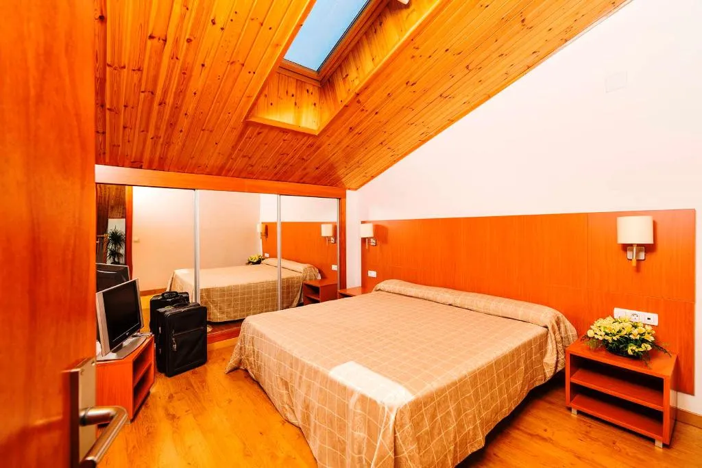 APARTMENT SUPERIOR CAPACITY 2 Room, Guitart La Molina Aparthotel & Spa, Costa Brava