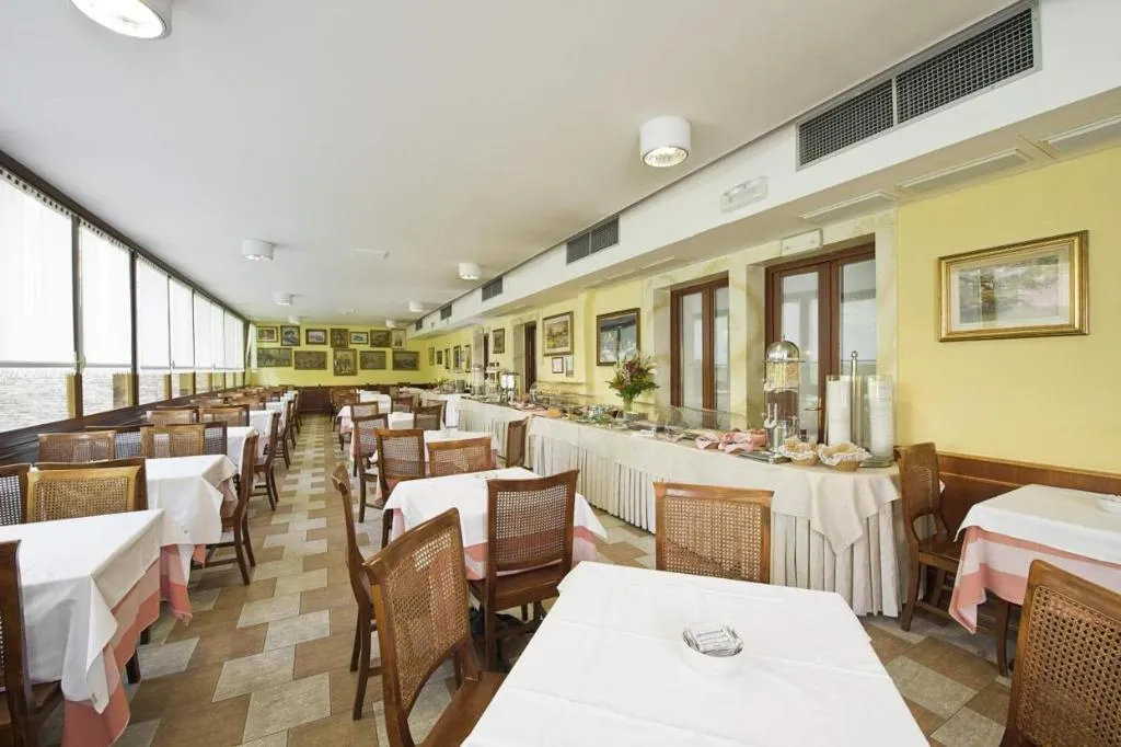 Bar, Nazionale, Venice