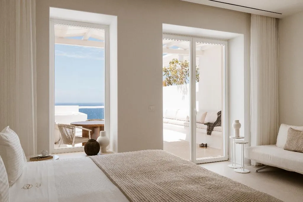 SUITE WITH JACUZZI Room, Lovia Mykonos, Mykonos