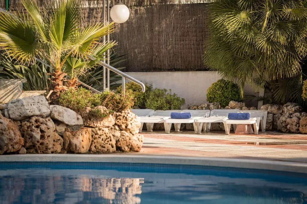 Pool, htop Olympic, Costa Brava