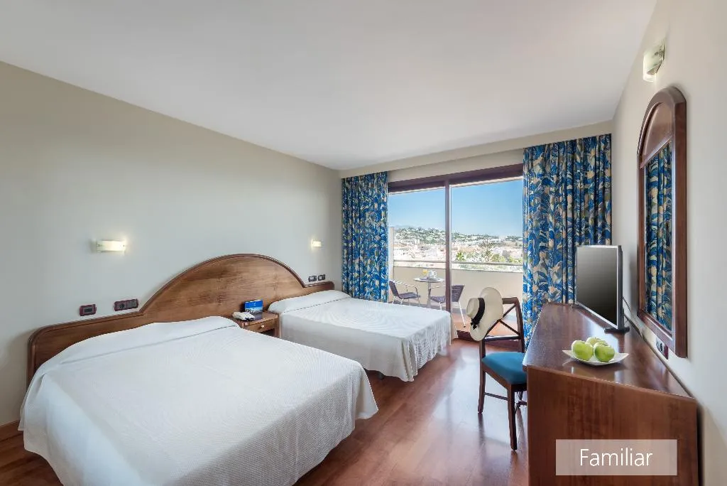 FAMILY ROOM STANDARD Room, Gran Hotel Costa del Sol, Costa Del Sol
