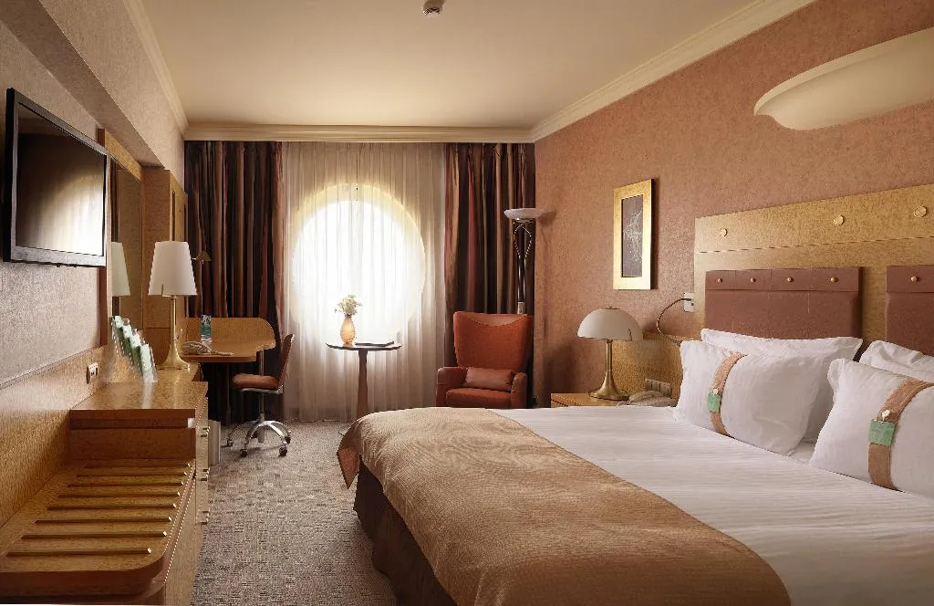 DOUBLE PREMIUM KING BED Room, Holiday Inn Athens Attica Av. Airport West, Athens