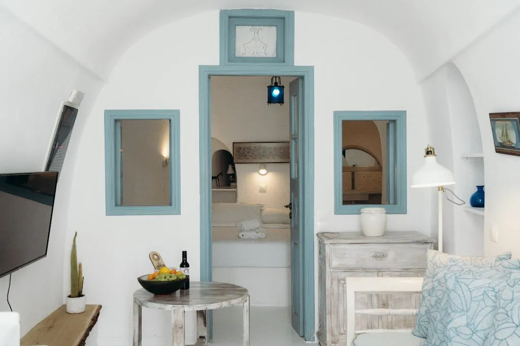 VILLA DELUXE ONE BED Room, Nano Villa Oia, Santorini