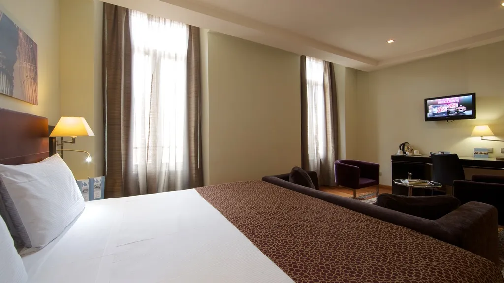 JUNIOR SUITE STANDARD Room, Eurostars Roma Aeterna, Naples