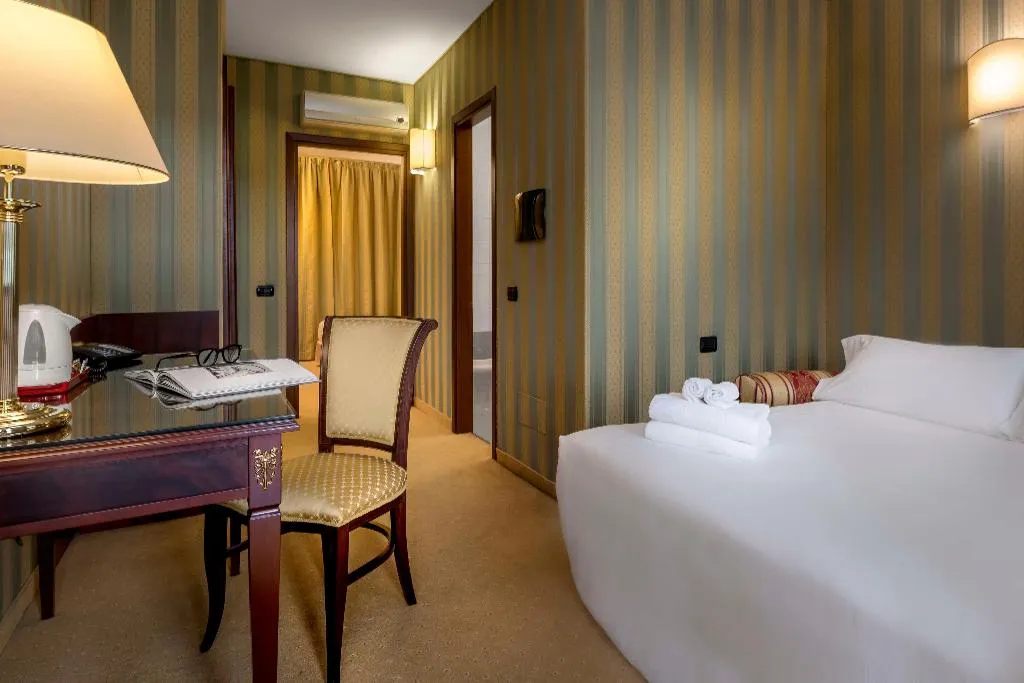 Room, Best Western Cavalieri della Corona, Milan