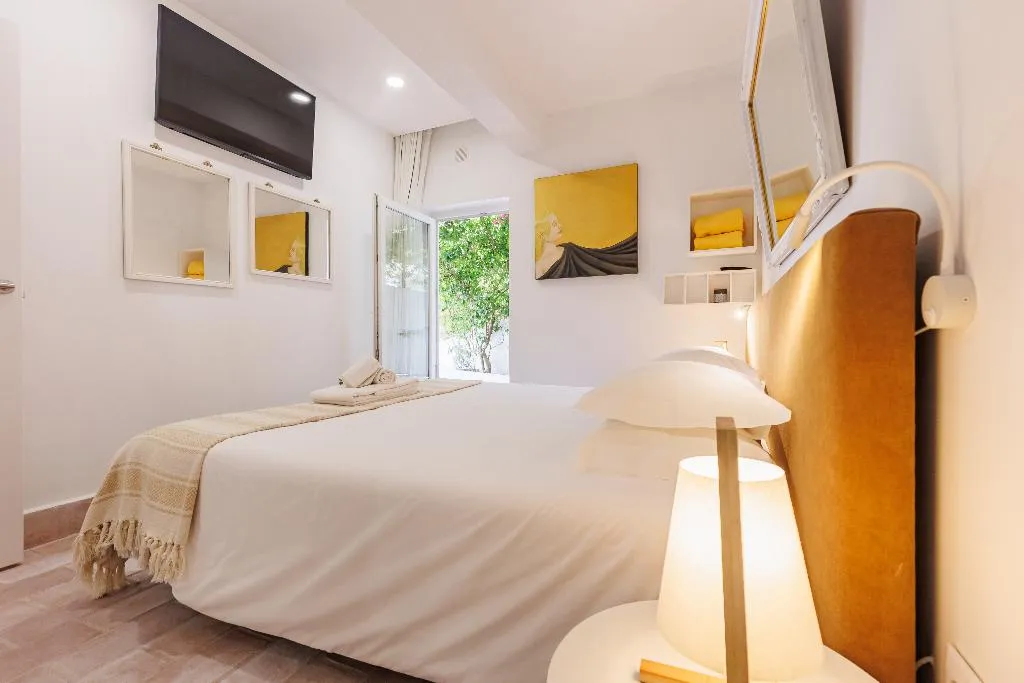 APARTMENT DELUXE TWO BEDROOM Room, Laranjal Farm House, Algarve