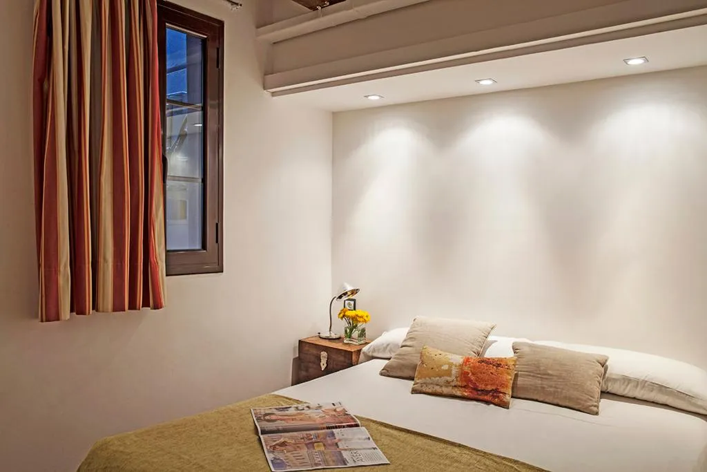 STUDIO CAPACITY 2 Room, AinB Las Ramblas-Guardia Apartments, Barcelona