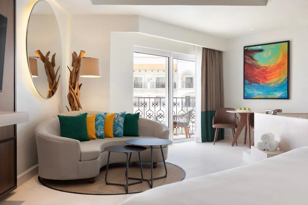 JUNIOR SUITE OCEAN FRONT KING BED Room, Hyatt Vivid Playa Del Carmen - Adults Only, Playa Del Carmen