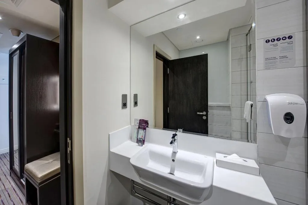 Room, Premier Inn Dubai Ibn Battuta Mall, Dubai