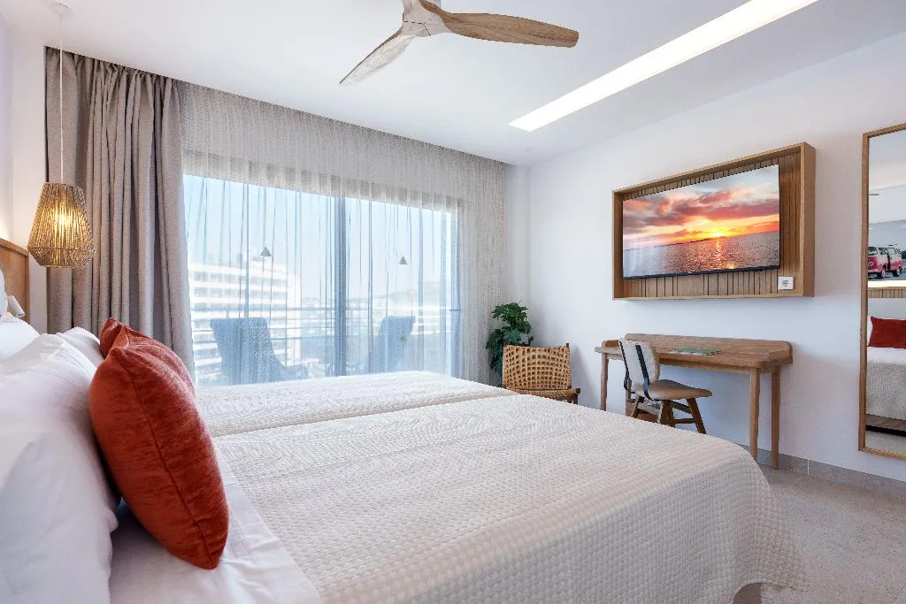 Room, Bellamar, Ibiza