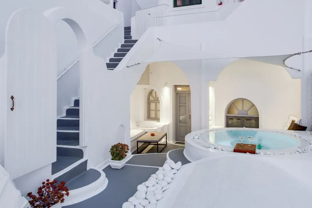 VILLA GRAND Room, Infinity Suites & Dana Villas, Santorini