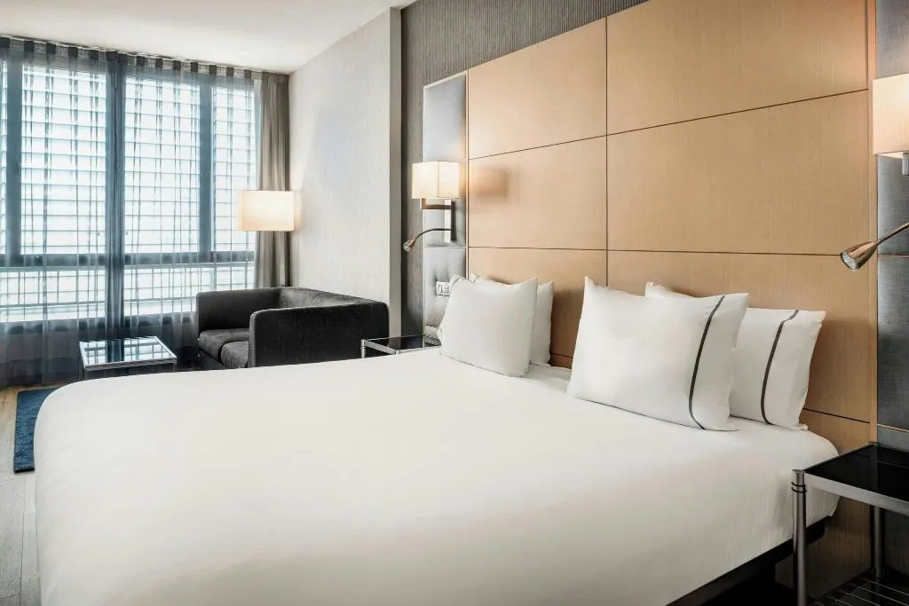 DOUBLE PREMIUM WITH VIEWS Room, AC Barcelona Victoria Suites, Barcelona