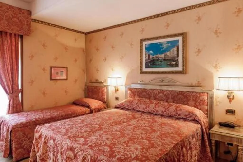 TRIPLE STANDARD Room, Venezia Hotel, Venice