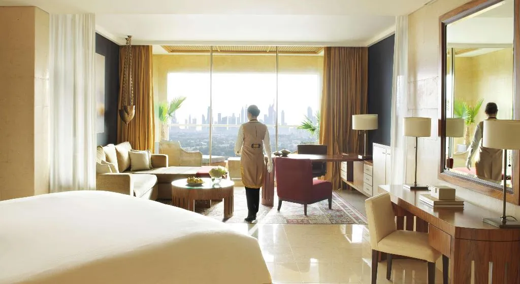 Room CLUB CITY VIEW Room, Raffles Dubai, Dubai