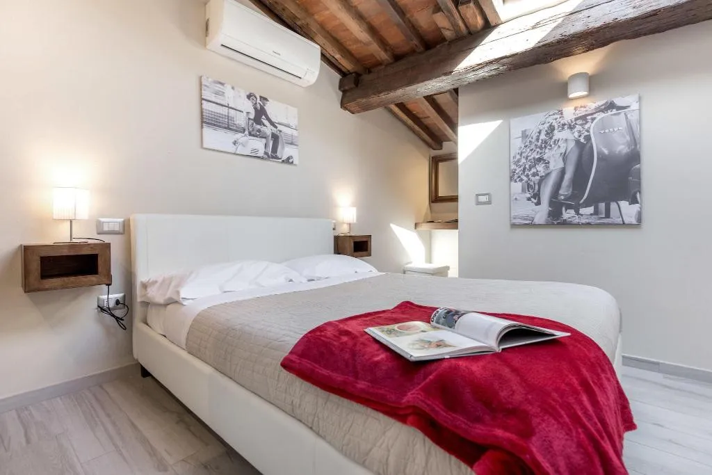 DOUBLE DELUXE ONE BED Room, Home Boutique Santa Maria Novella, Florence