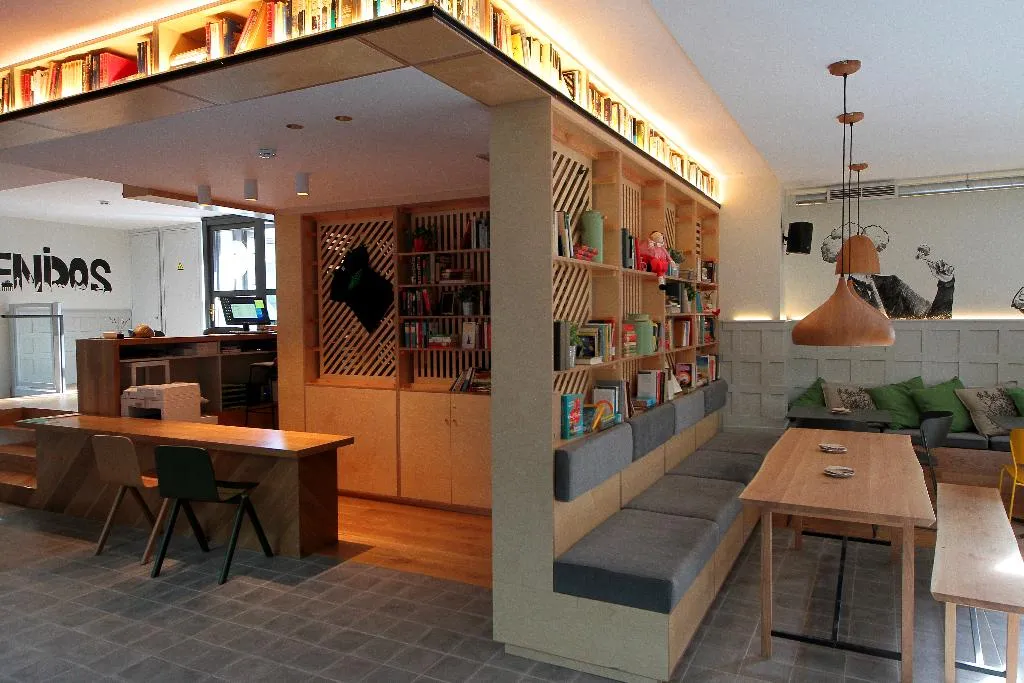 Bar, Complutum Hostel, Madrid