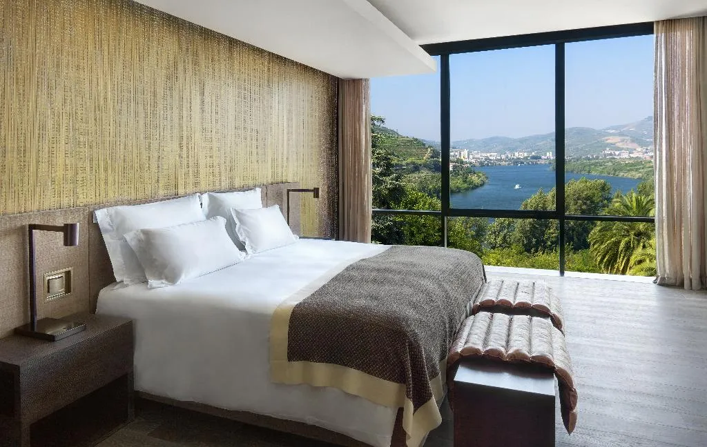 SUITE PREMIER RIVER VIEW Room, Six Senses Douro Valley, Porto