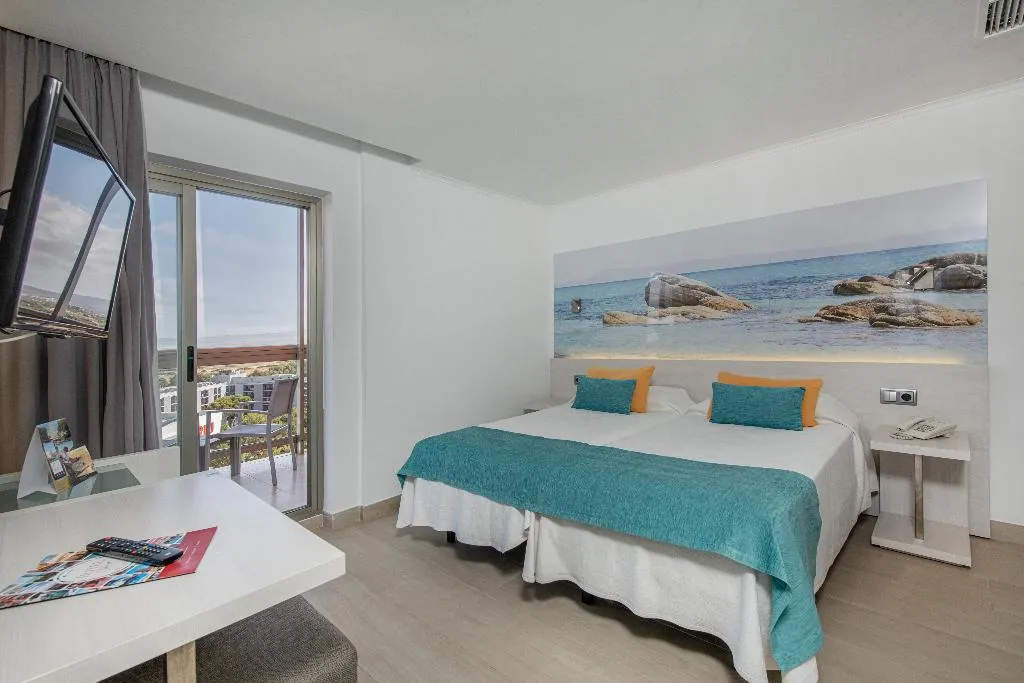Room, Obelisco, Majorca