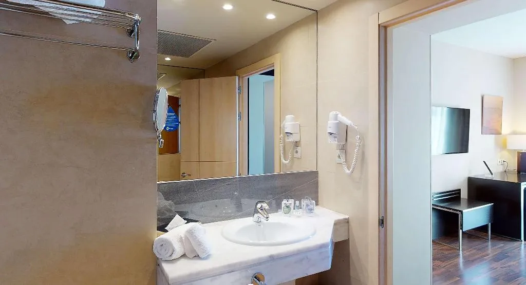 Room, Radisson RED Madrid, Madrid