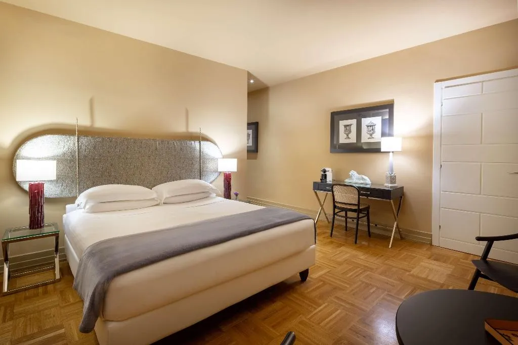 Room, Hotel Number Nine, Florence