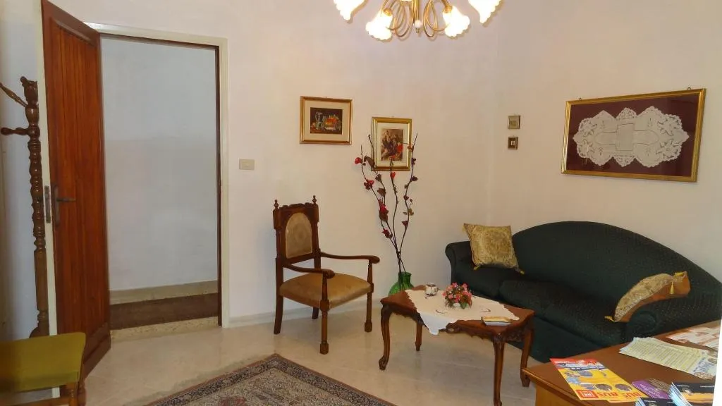 Lobby, Melone Giallo, Palermo
