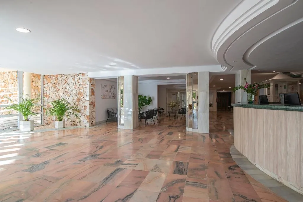 Lobby, Smy Portocolom, Majorca