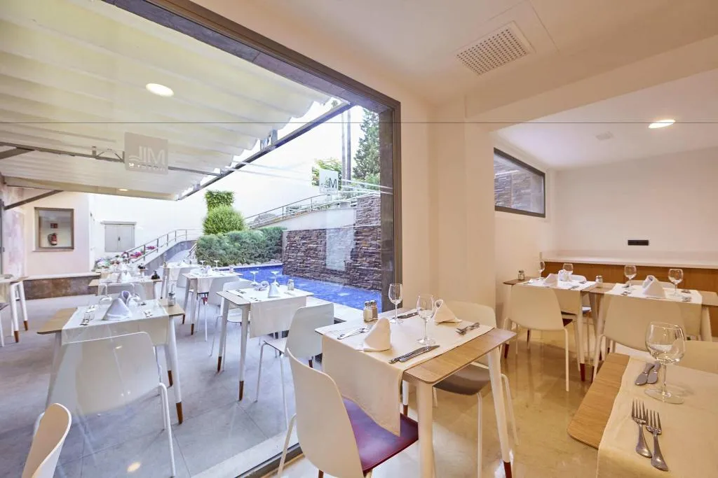 Restaurant, Mediterranean bay, Majorca