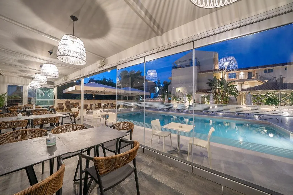 Restaurant, Makris Yialos Apartments, Kefallinia
