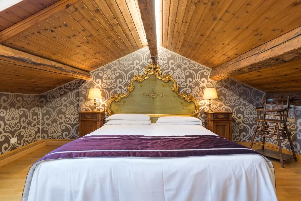 Room, Casa Nicolò Priuli, Venice