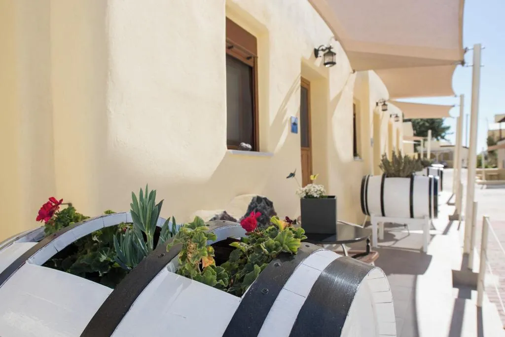 General view, Smaragdi Hotel, Santorini