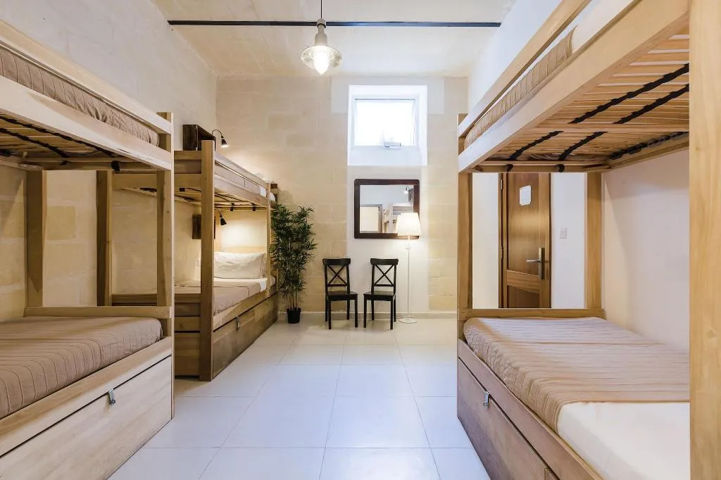 Room, Two Pillows Boutique Hostel, Malta